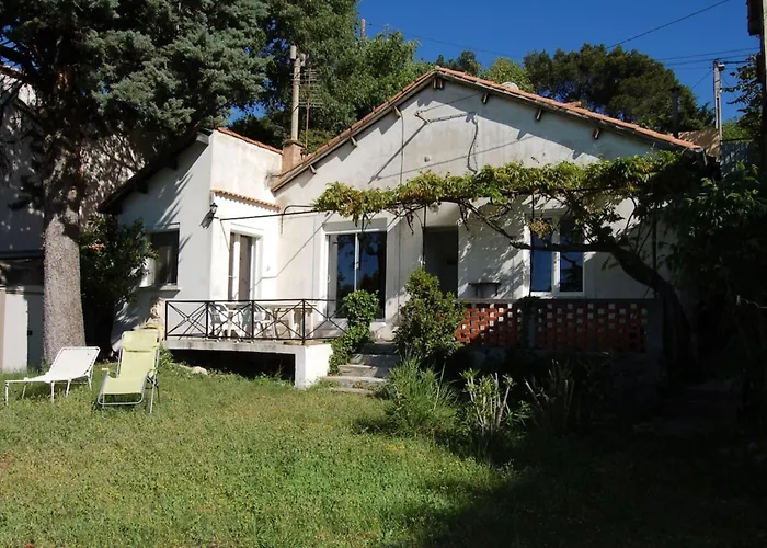 Hébergement de vacances Ines - Maison Climatisée Pour 4 Pers A 5min D'avignon